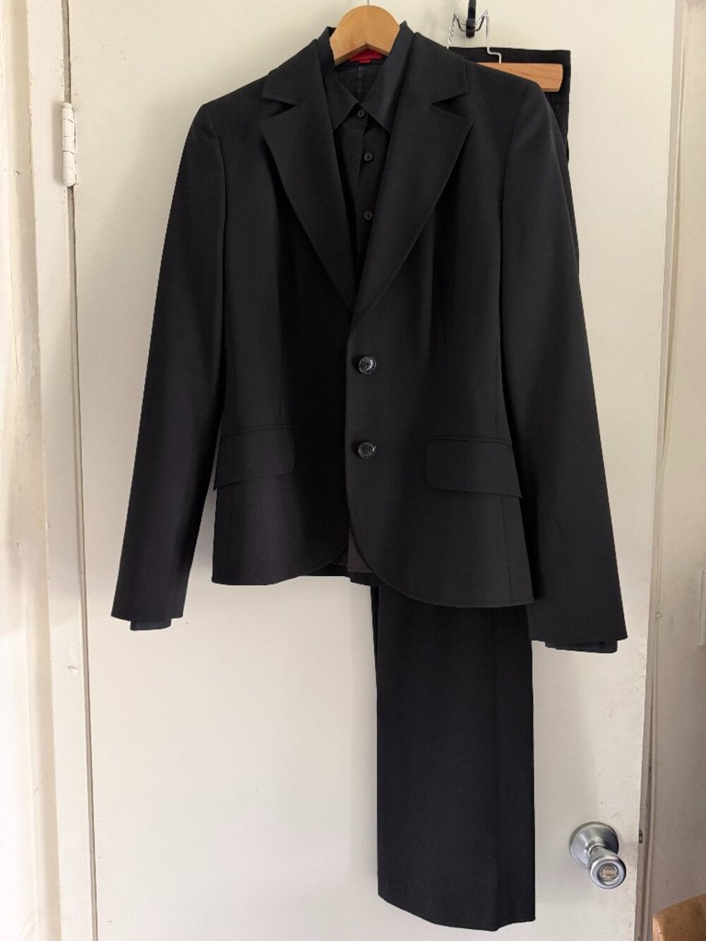 *Beautiful Hugo Boss Red Label* Vintage Y2K Women Black Wool Blend 3-Piece Suit